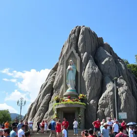 nossa senhora do monte serrate